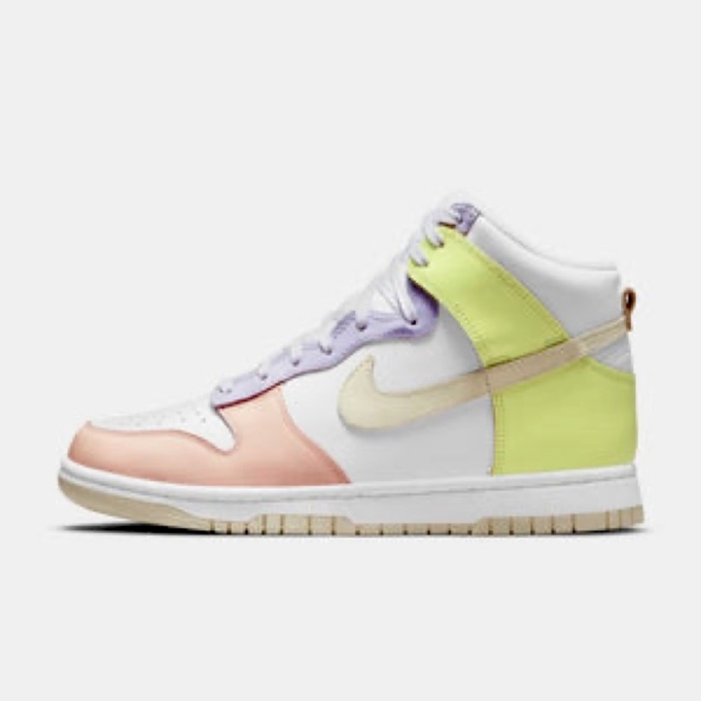 W NIKE DUNK HIGH NIB- SPRING SALE!